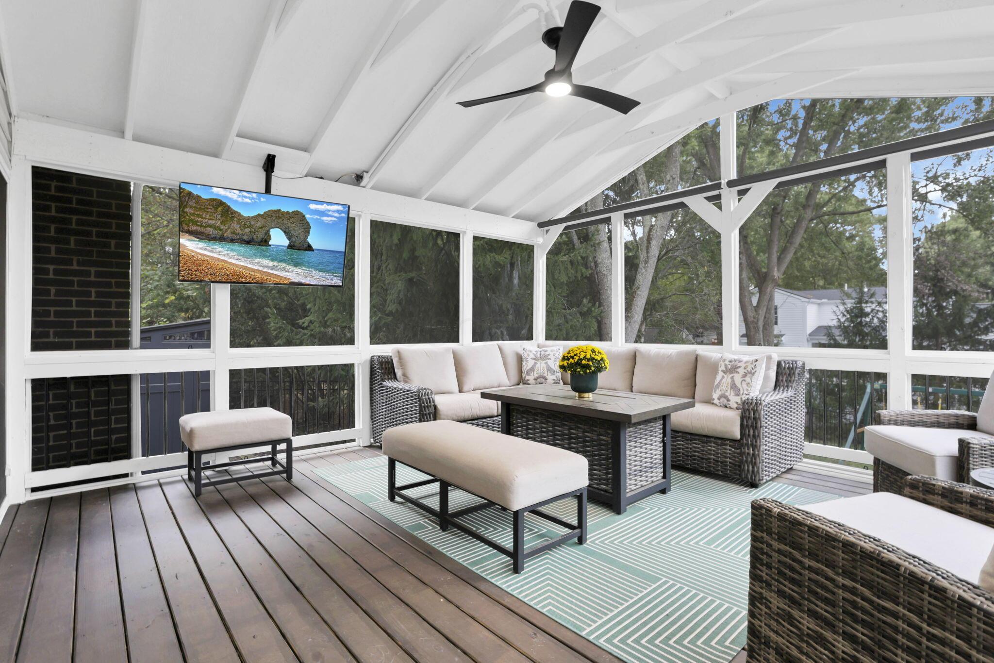 Columbus, Ohio 43235, United States, 4 Bedrooms Bedrooms, ,3 BathroomsBathrooms,Residential,Pending,223270