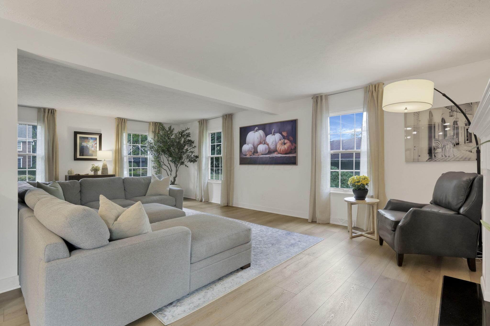 Columbus, Ohio 43235, United States, 4 Bedrooms Bedrooms, ,3 BathroomsBathrooms,Residential,Pending,223270