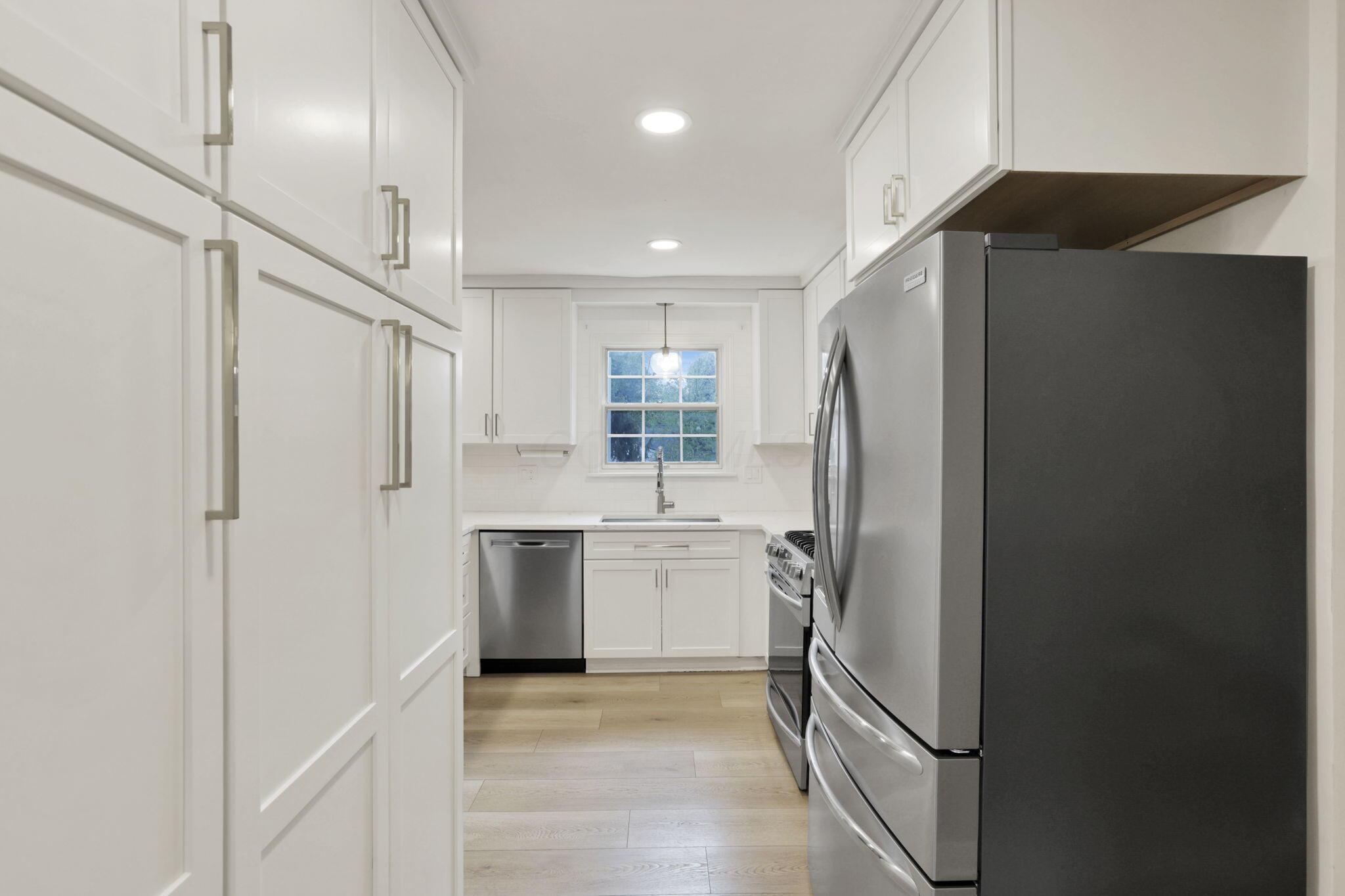 Columbus, Ohio 43235, United States, 4 Bedrooms Bedrooms, ,3 BathroomsBathrooms,Residential,Pending,223270