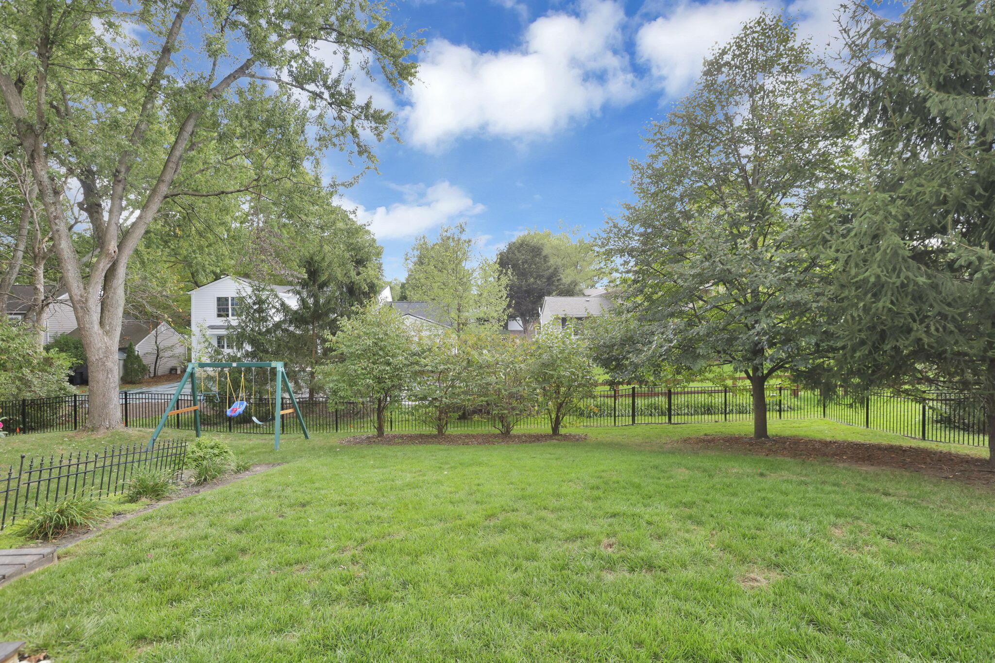 Columbus, Ohio 43235, United States, 4 Bedrooms Bedrooms, ,3 BathroomsBathrooms,Residential,Pending,223270