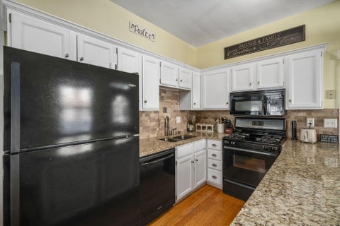 Tiny photo for 390 E Sycamore Street, Columbus, OH 43206 (MLS # 226035562)
