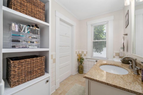 Tiny photo for 390 E Sycamore Street, Columbus, OH 43206 (MLS # 226035562)