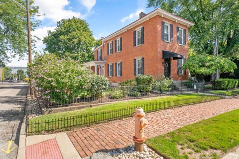 Tiny photo for 390 E Sycamore Street, Columbus, OH 43206 (MLS # 226035562)