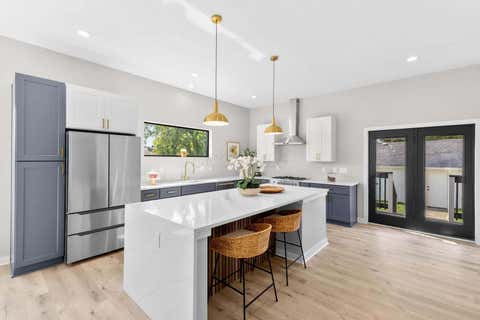 Photo of 981 Gilbert Street, Columbus, OH 43206 (MLS # 226013926)