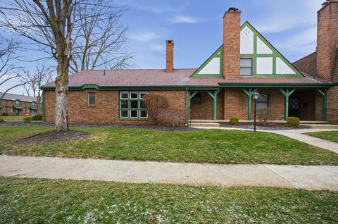 Photo of 4554 Sandringham Drive, Upper Arlington, OH 43220 (MLS # 225046027)