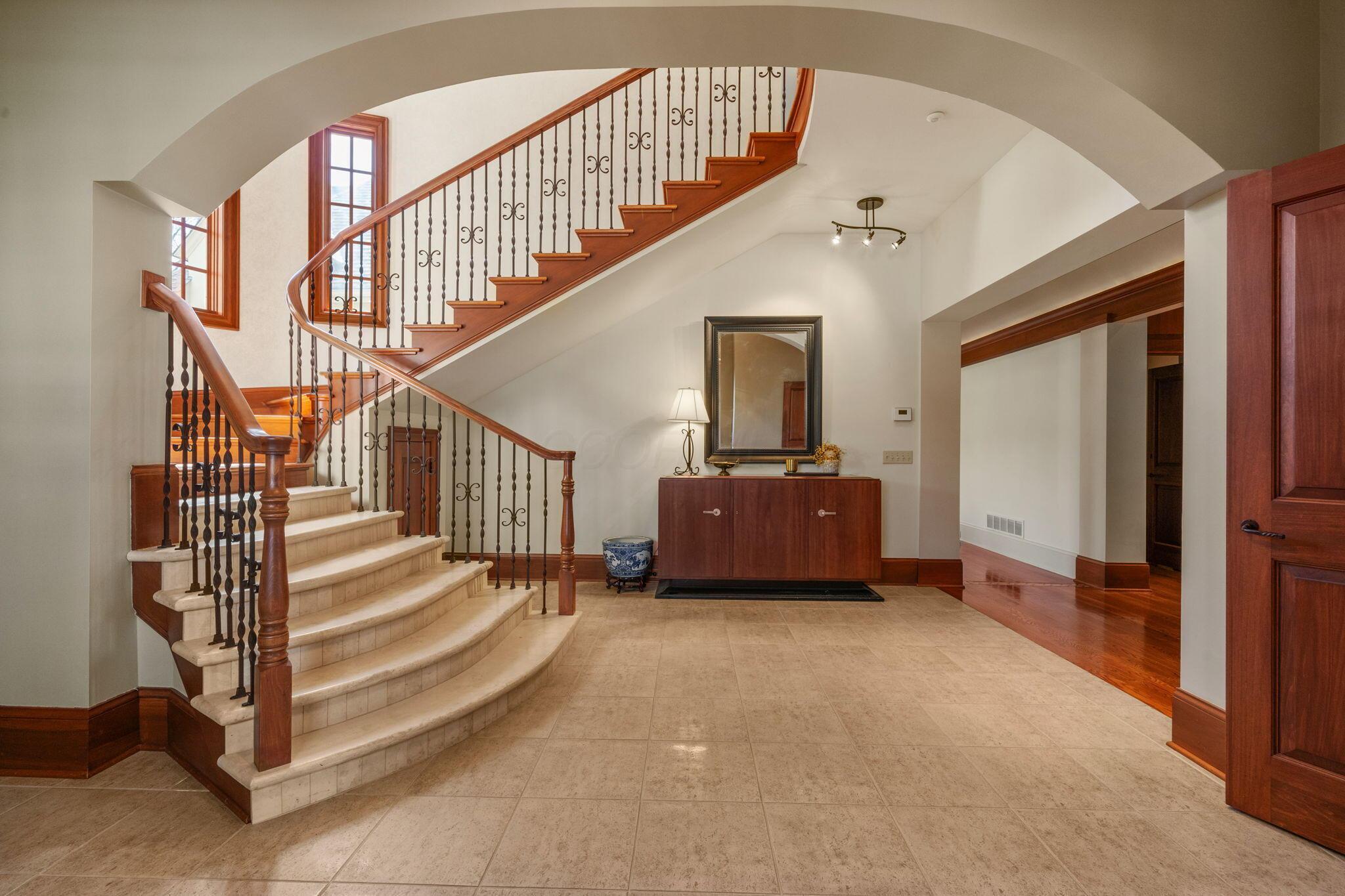 7871 Calverton Square