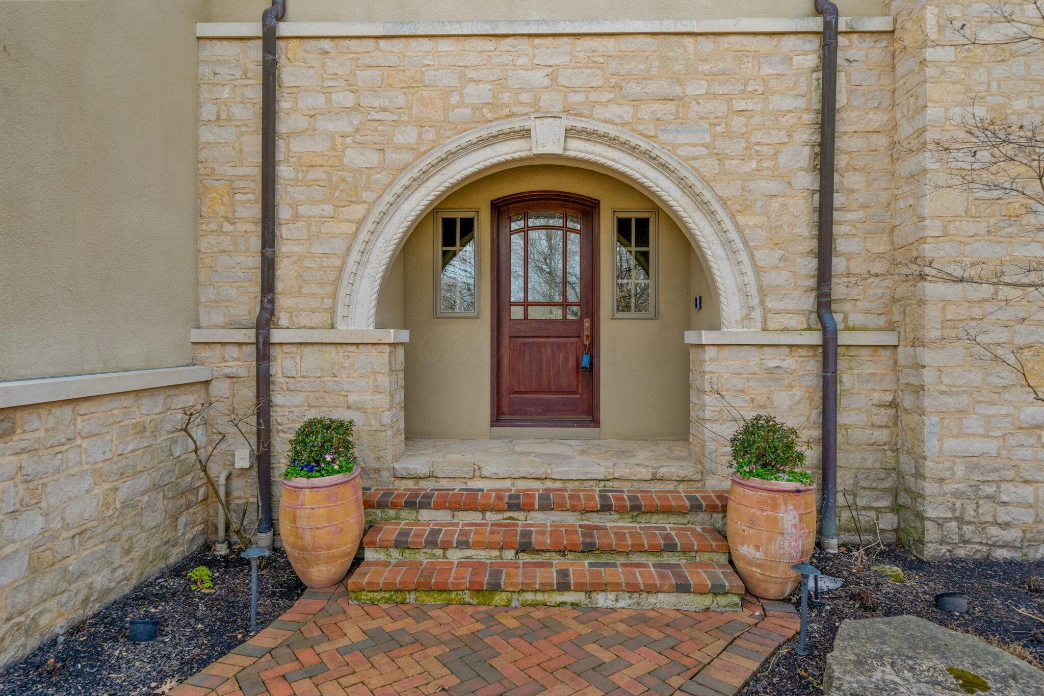 7871 Calverton Square