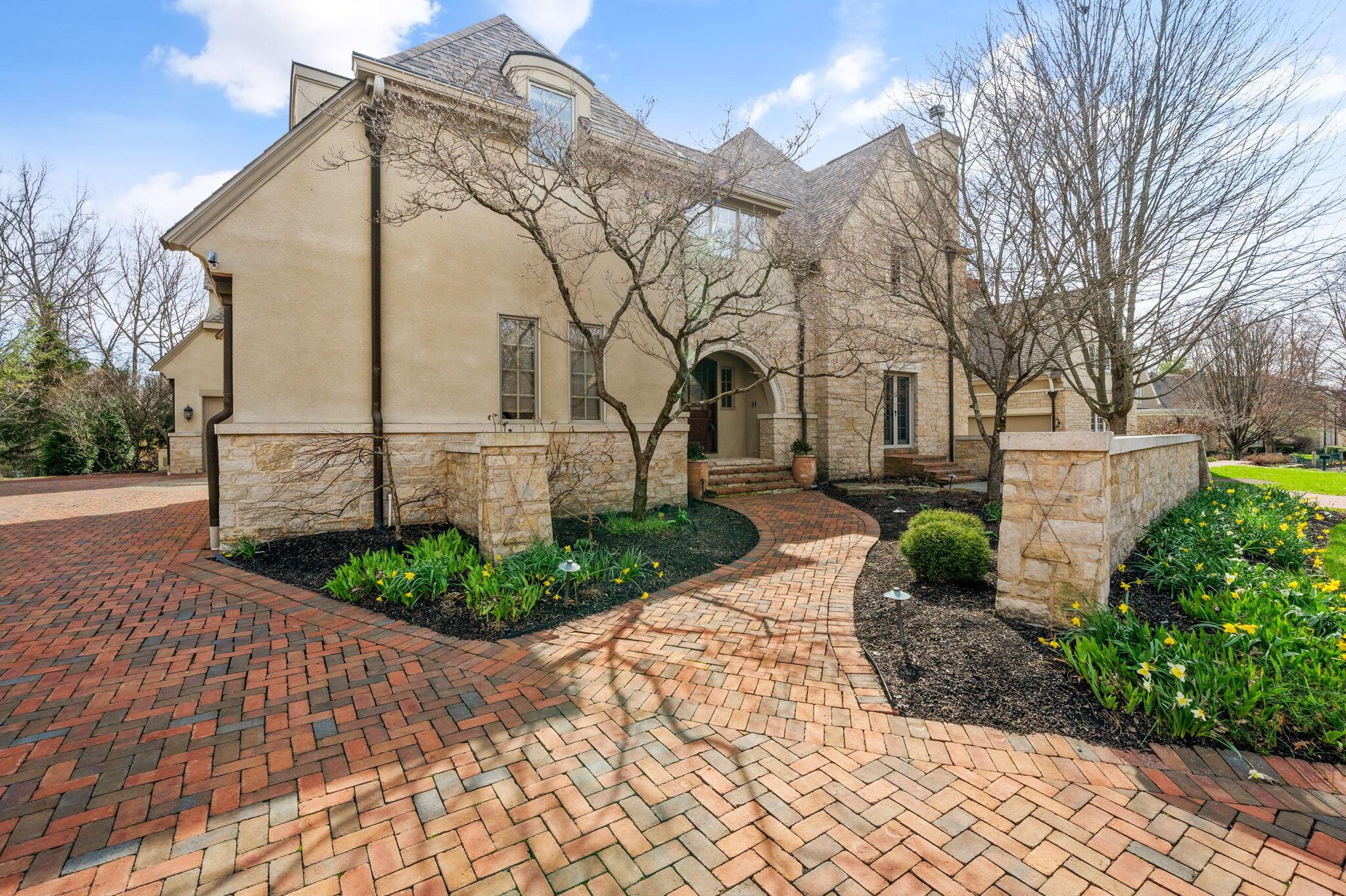 7871 Calverton Square