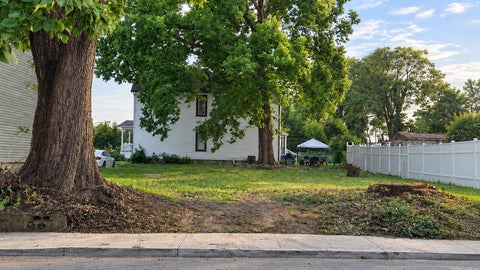 Photo of 1525 E Fulton Street, Columbus, OH 43205 (MLS # 226039780)
