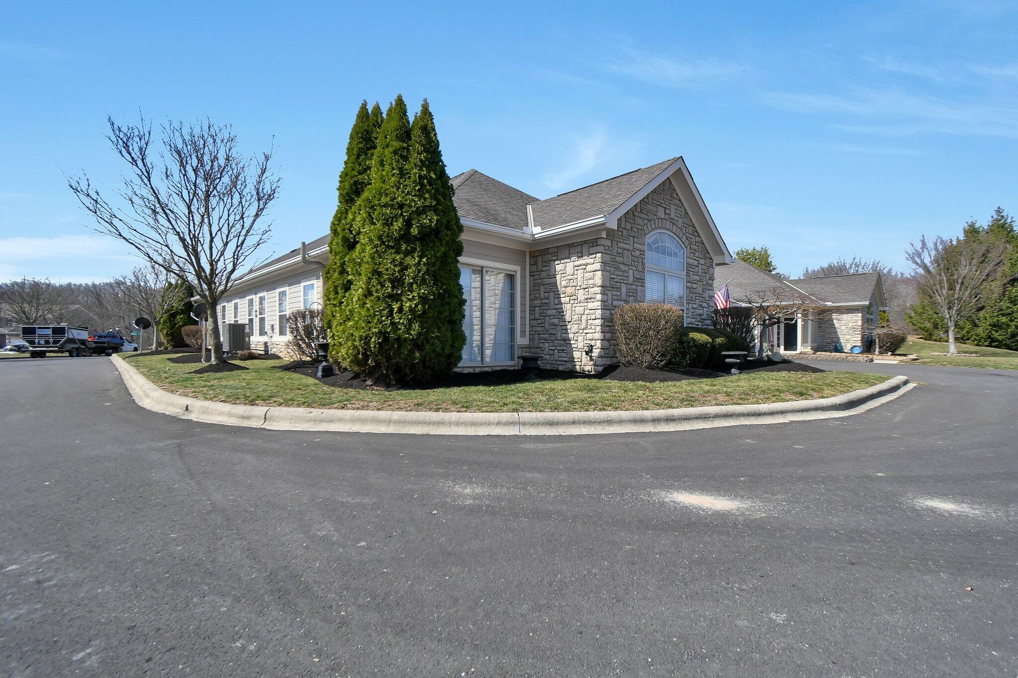 902 Villas Drive, Pataskala, Ohio image 26