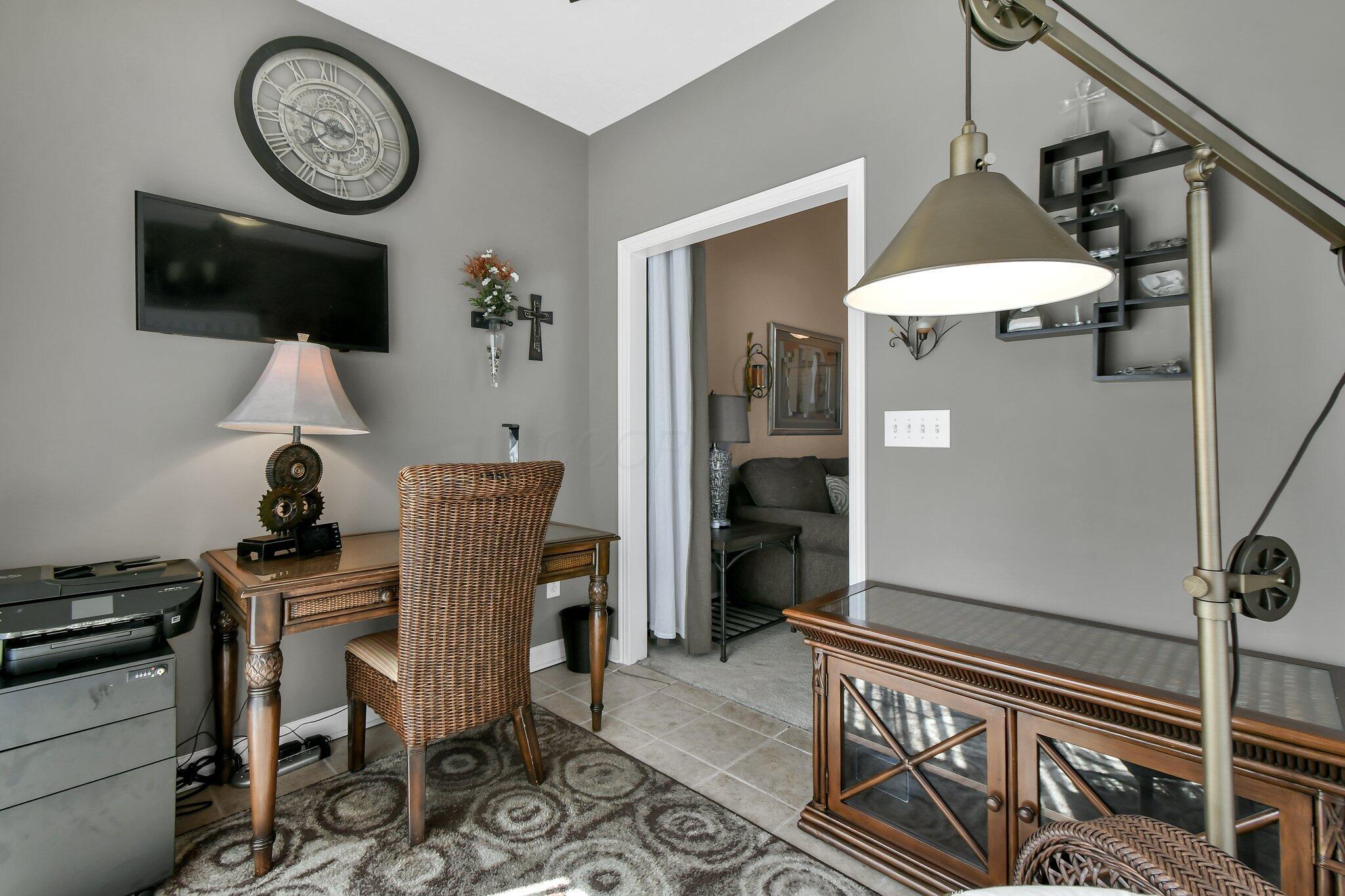 902 Villas Drive, Pataskala, Ohio image 13