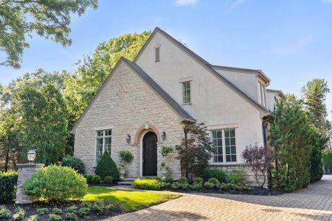 Photo of 3507 River Avon Circle, Columbus, OH 43221 (MLS # 226005461)