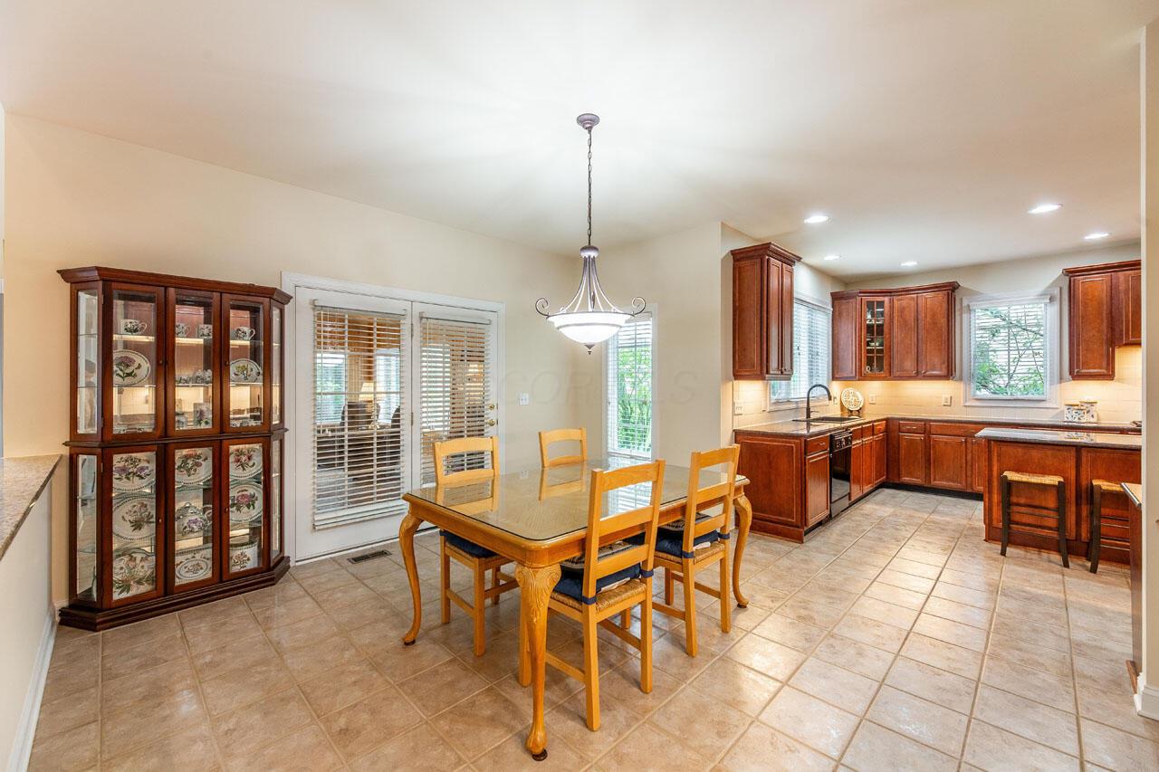 8383 Clarington Court, Powell, Ohio image 32