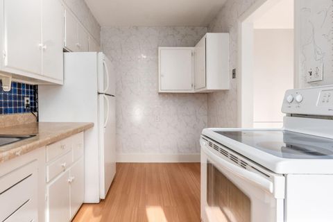 Tiny photo for 1621 Waltham Road B #B, Columbus, OH 43221 (MLS # 226000925)