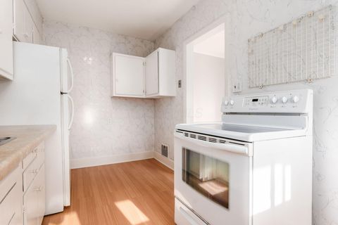 Tiny photo for 1621 Waltham Road B #B, Columbus, OH 43221 (MLS # 226000925)