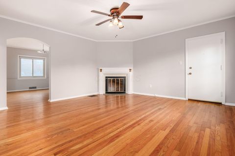 Tiny photo for 1621 Waltham Road B #B, Columbus, OH 43221 (MLS # 226000925)