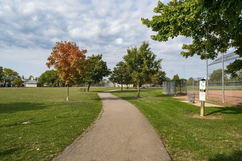 Tiny photo for 1621 Waltham Road B #B, Columbus, OH 43221 (MLS # 226000925)