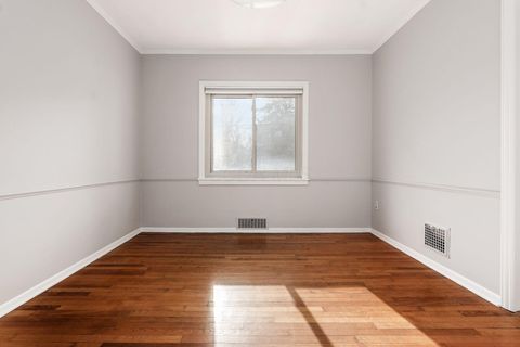 Tiny photo for 1621 Waltham Road B #B, Columbus, OH 43221 (MLS # 226000925)