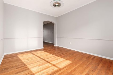 Tiny photo for 1621 Waltham Road B #B, Columbus, OH 43221 (MLS # 226000925)