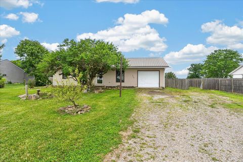 Photo of 7725 White Oak Road NE, Bloomingburg, OH 43106 (MLS # 226028096)
