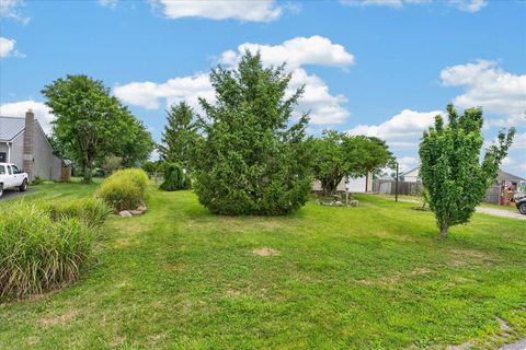 Tiny photo for 7725 White Oak Road NE, Bloomingburg, OH 43106 (MLS # 226028096)