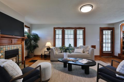 Photo of 557 Woodbury Avenue, Columbus, OH 43223 (MLS # 226009207)