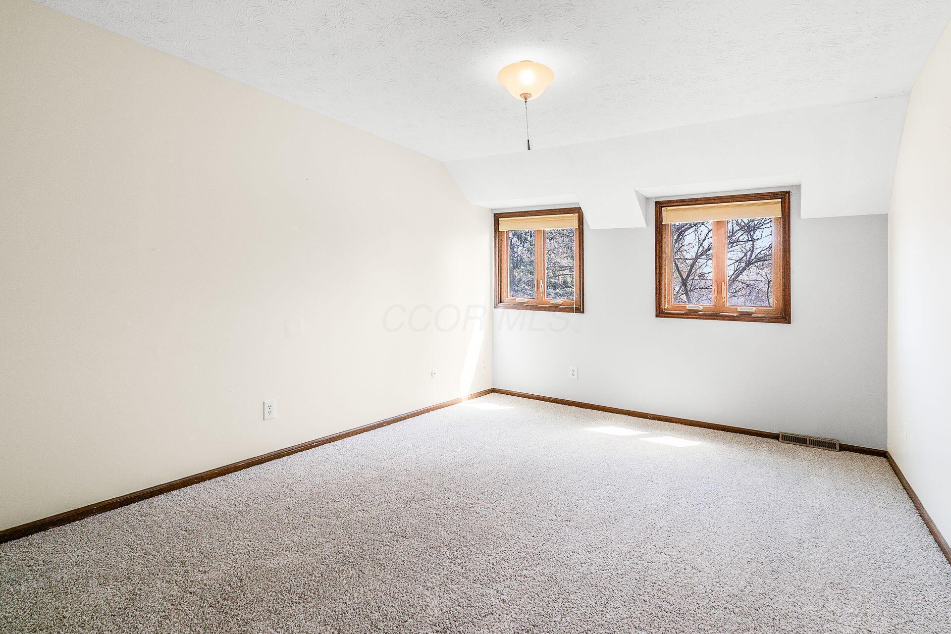 3388 Noreen Drive, Columbus, Ohio image 33