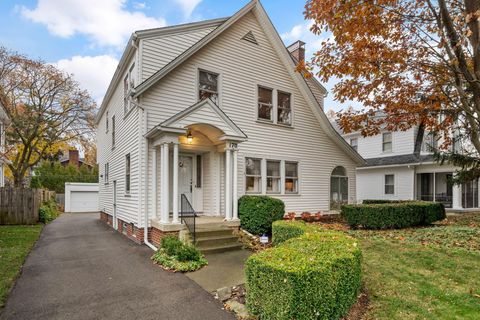 Photo of 170 N Cassingham Road, Columbus, OH 43209 (MLS # 225043782)