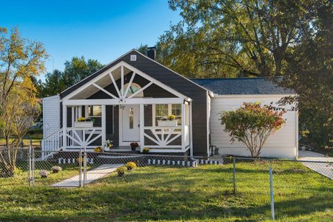 Tiny photo for 503 Ashwood Road, Columbus, OH 43207 (MLS # 225040984)