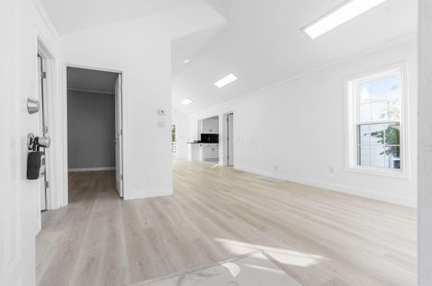 Tiny photo for 503 Ashwood Road, Columbus, OH 43207 (MLS # 225040984)