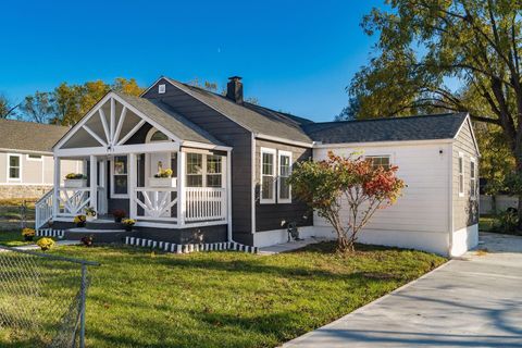 Tiny photo for 503 Ashwood Road, Columbus, OH 43207 (MLS # 225040984)