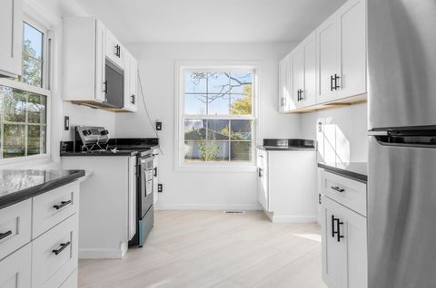 Tiny photo for 503 Ashwood Road, Columbus, OH 43207 (MLS # 225040984)