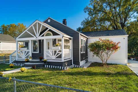 Tiny photo for 503 Ashwood Road, Columbus, OH 43207 (MLS # 225040984)