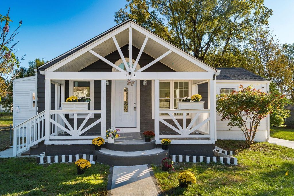 Photo for 503 Ashwood Road, Columbus, OH 43207 (MLS # 225040984)