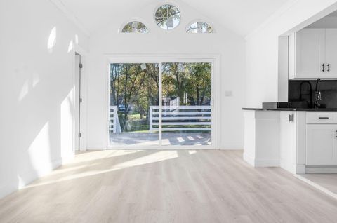 Tiny photo for 503 Ashwood Road, Columbus, OH 43207 (MLS # 225040984)