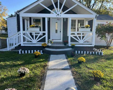 Tiny photo for 503 Ashwood Road, Columbus, OH 43207 (MLS # 225040984)