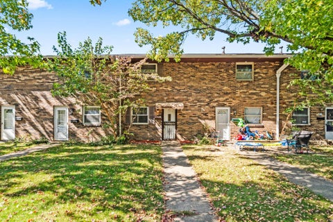 Photo of 2370 Woodbrook Circle S Unit C, Columbus, OH 43223 (MLS # 226039150)