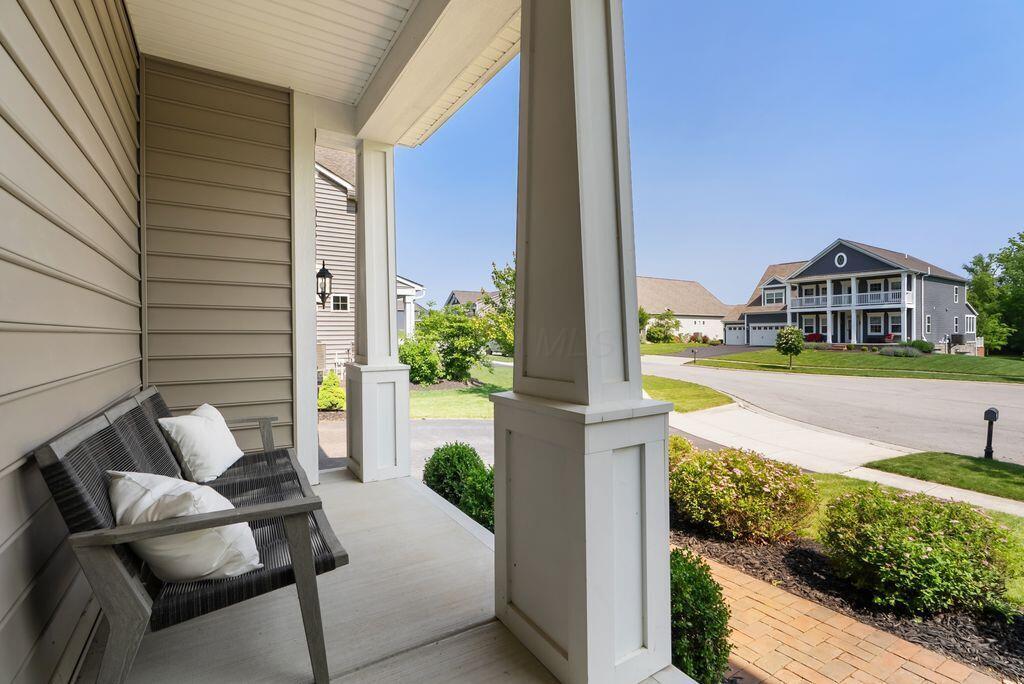 1211 Mcclish Court, Grove City, Ohio image 2
