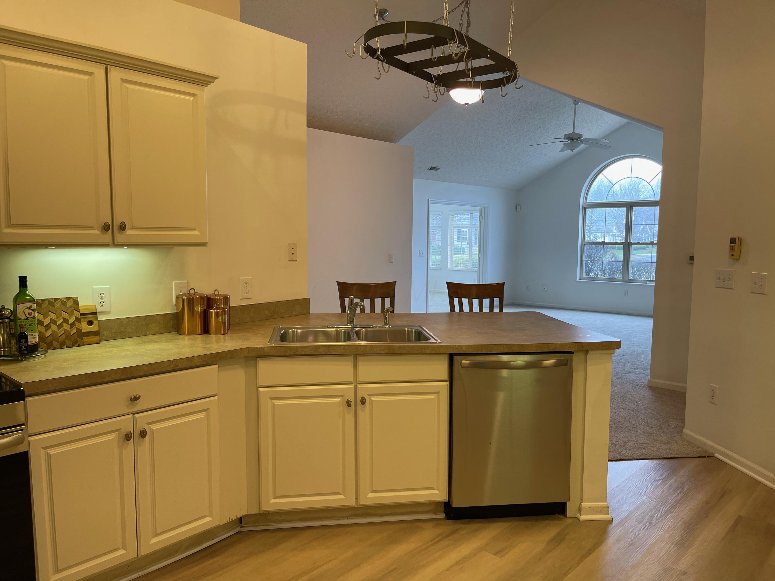 7343 Falls View Circle, Delaware, Ohio image 9