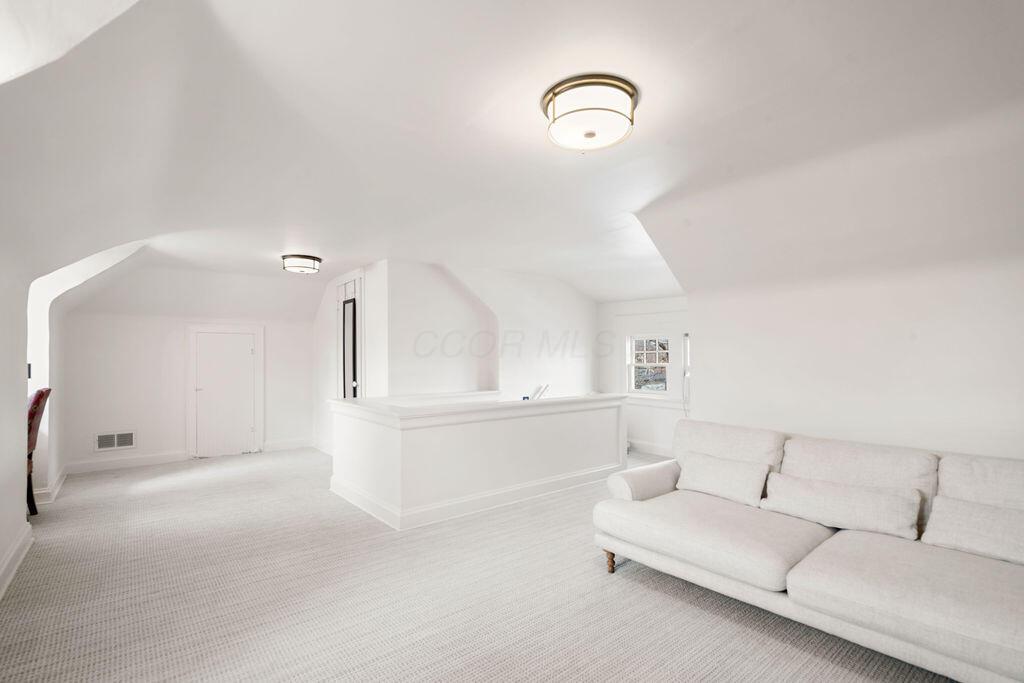 Columbus, Ohio 43212, United States, 5 Bedrooms Bedrooms, ,3 BathroomsBathrooms,Residential,Active,94657