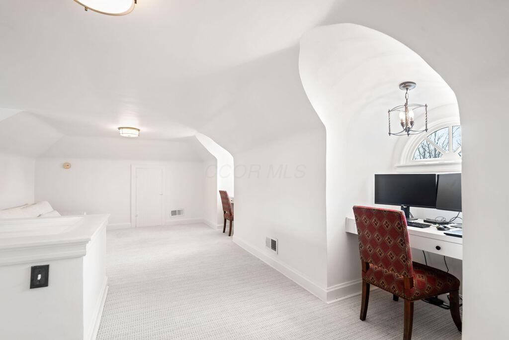 Columbus, Ohio 43212, United States, 5 Bedrooms Bedrooms, ,3 BathroomsBathrooms,Residential,Active,94657