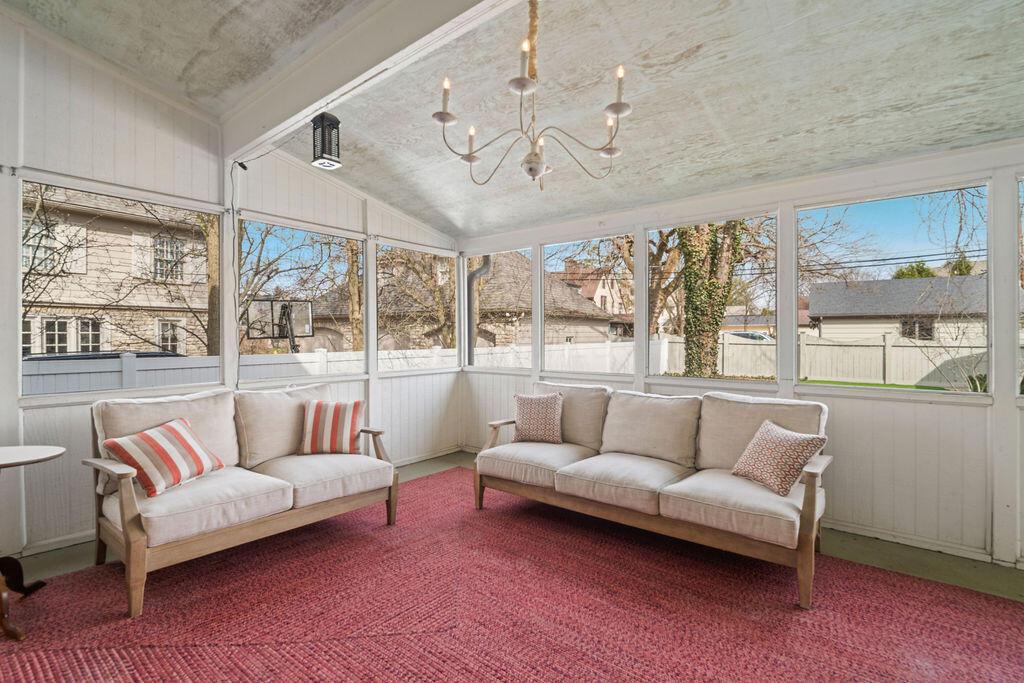 Columbus, Ohio 43212, United States, 5 Bedrooms Bedrooms, ,3 BathroomsBathrooms,Residential,Active,94657