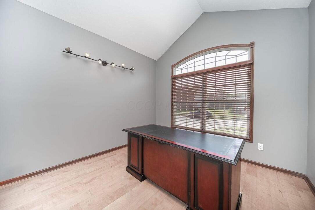 3161 Walkerview Drive, Hilliard, Ohio image 9