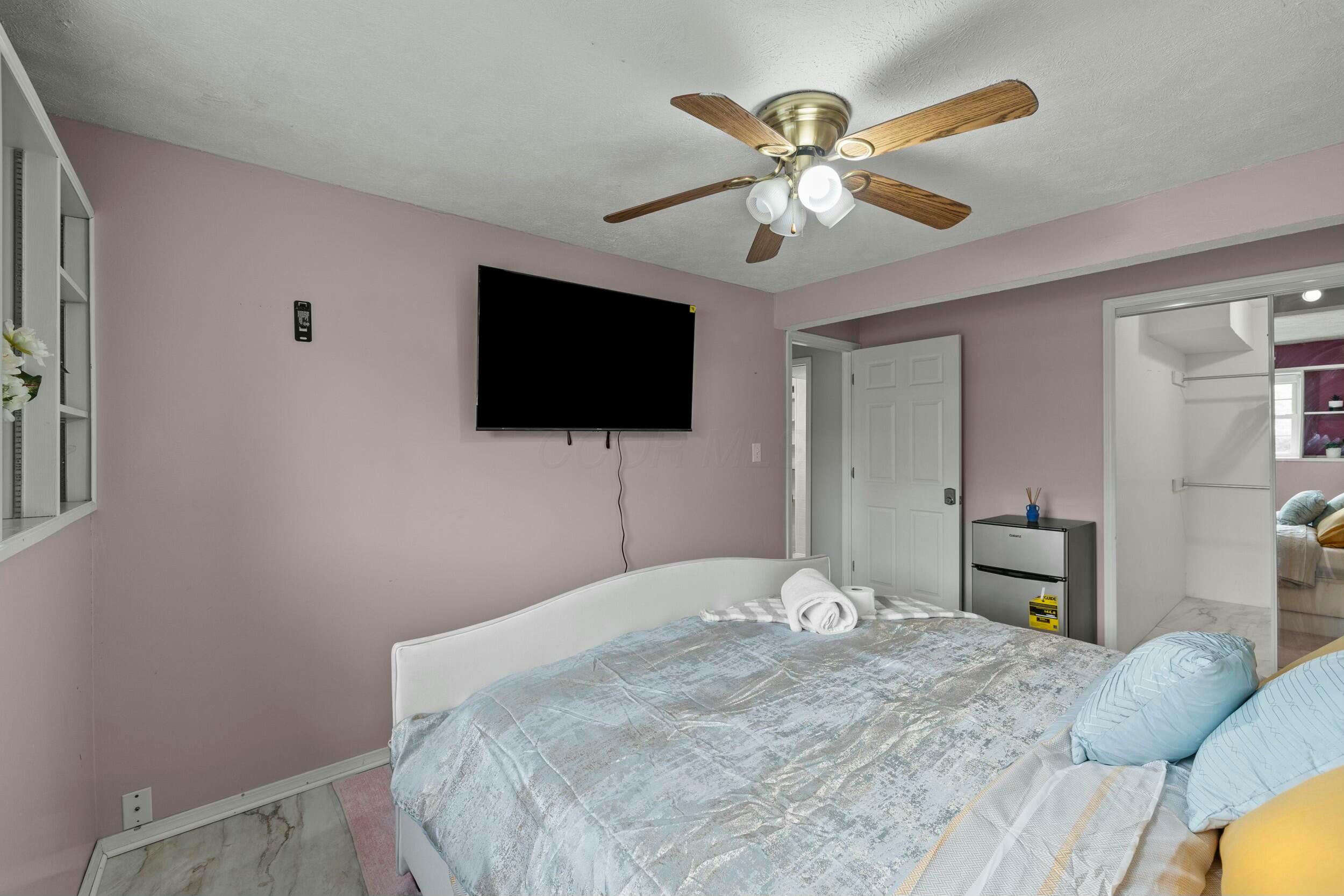 2645 Blue Rock Boulevard, Grove City, Ohio image 12