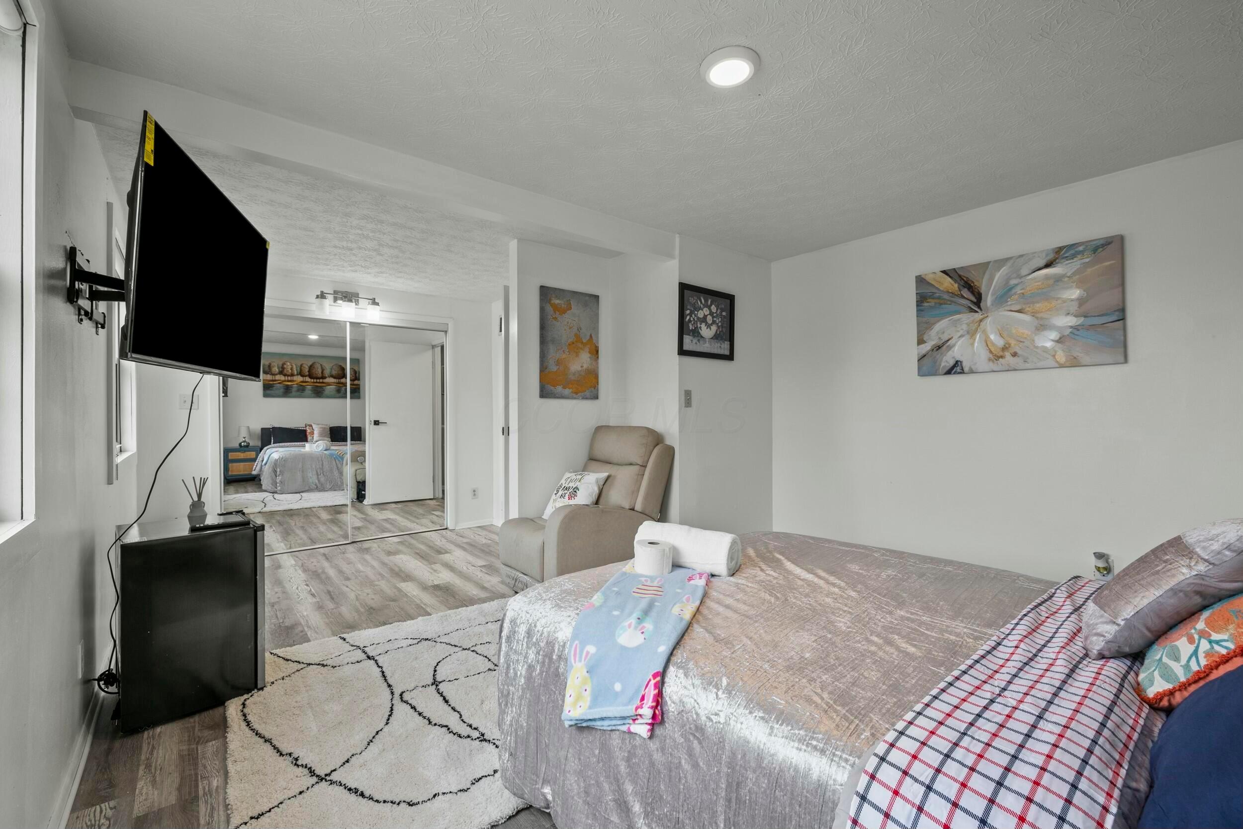 2645 Blue Rock Boulevard, Grove City, Ohio image 18