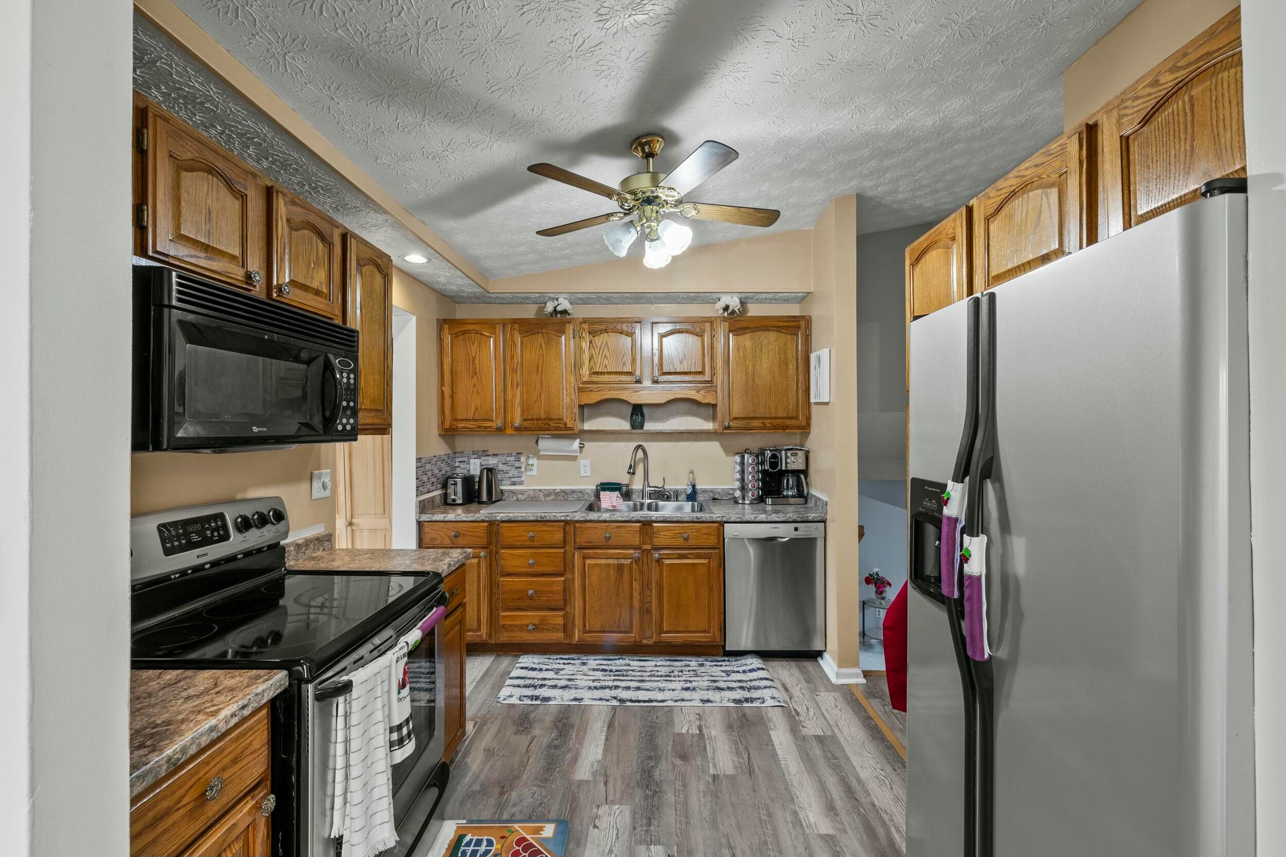 2645 Blue Rock Boulevard, Grove City, Ohio image 24