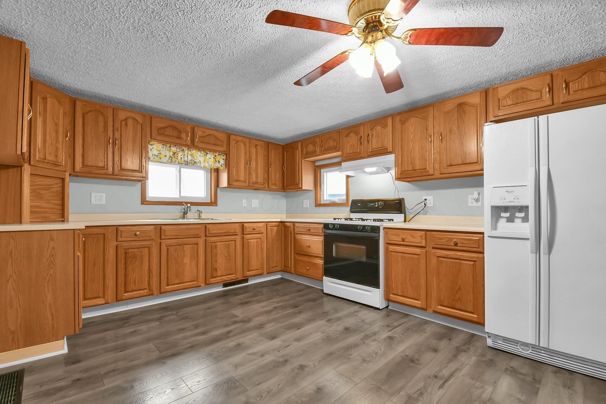 8091 Jacksontown Road, Heath, Ohio image 11