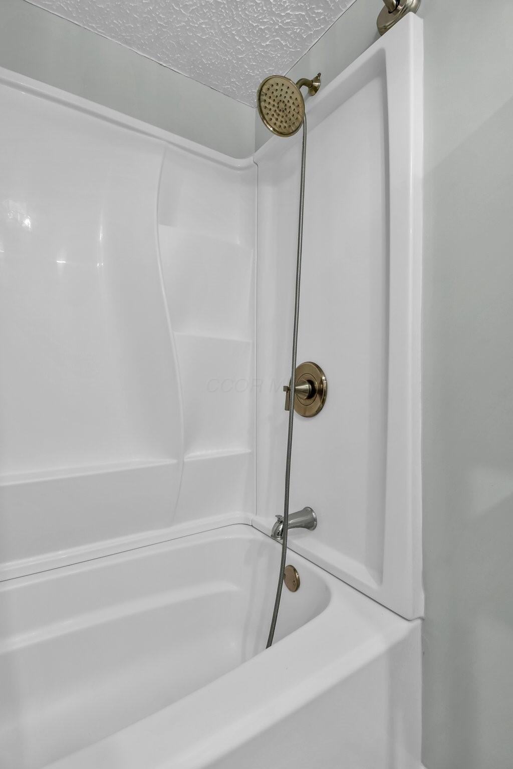 8091 Jacksontown Road, Heath, Ohio image 14