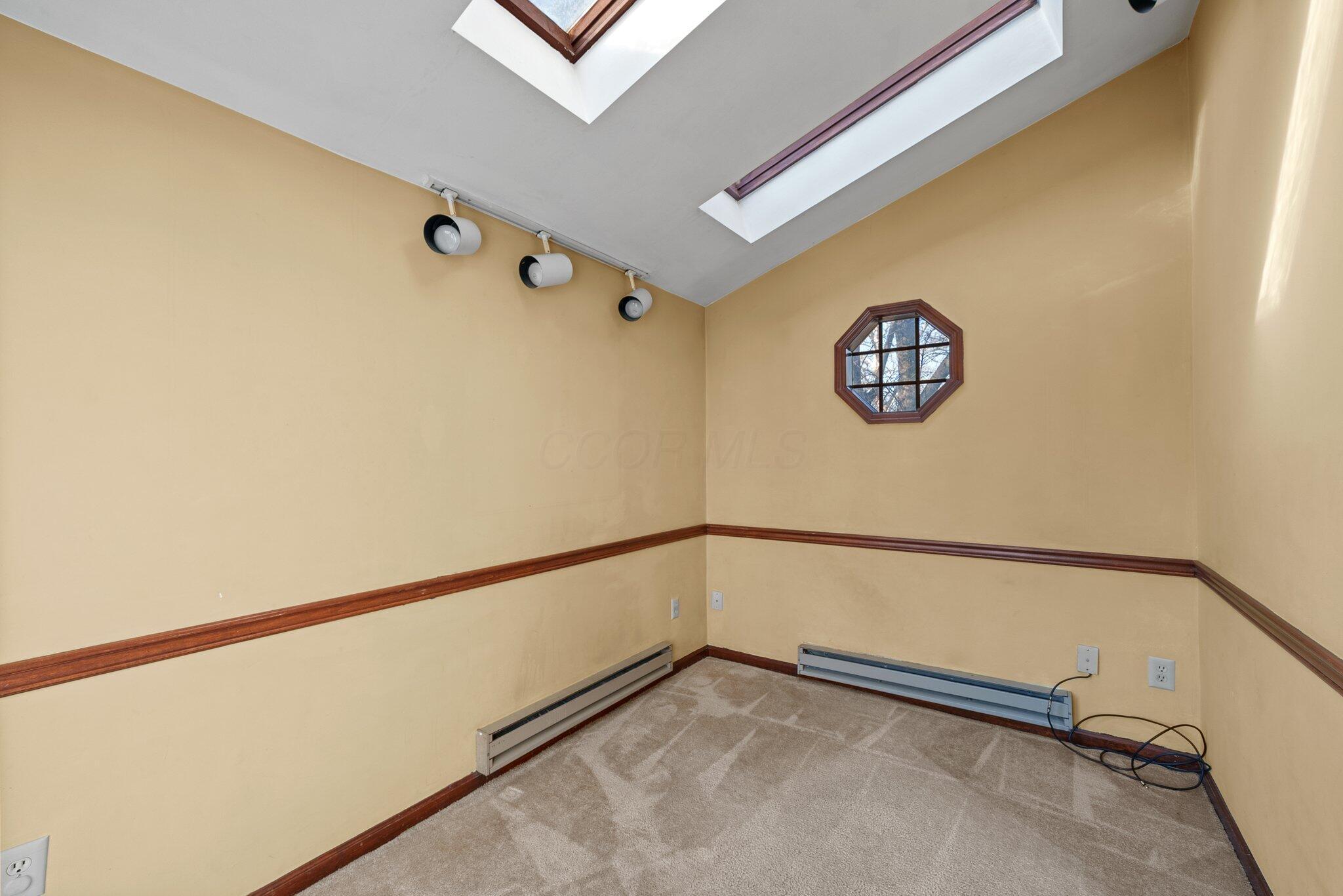 243 E Schreyer Place, Columbus, Ohio image 8