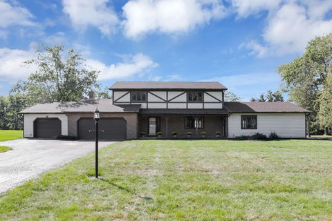 Photo of 8869 Chevington Chase Drive, Pickerington, OH 43147 (MLS # 225037541)